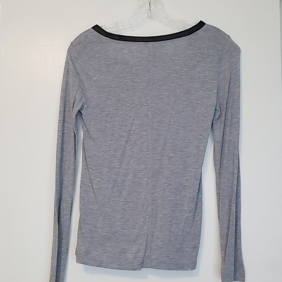 Banana republic tee - Picture 2 of 2